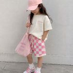 PEMBE DAMALI ŞORTLU TAKIM